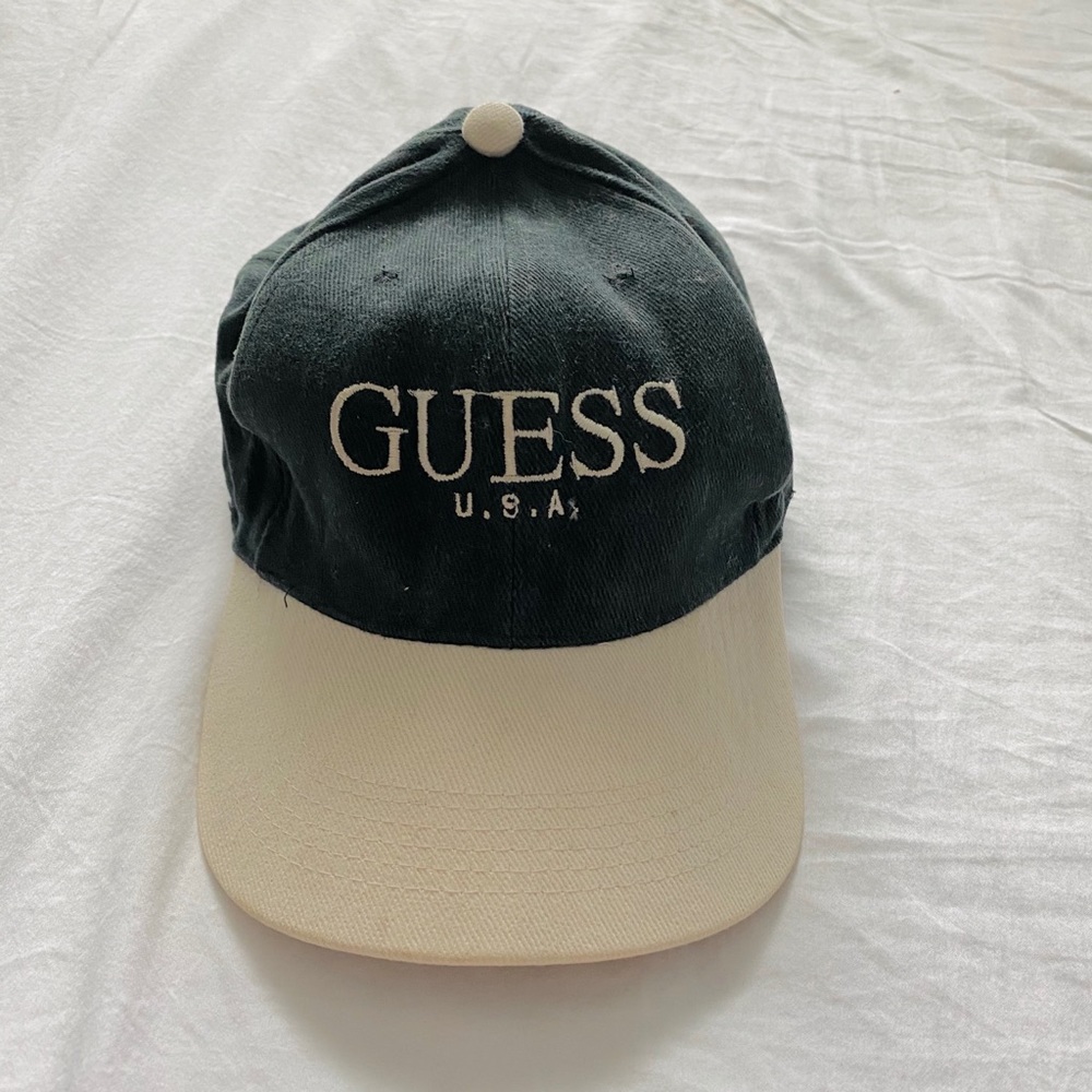 ❌SOLD❌ Vintage GUESS Corduroy Snapback Hat UNISEX